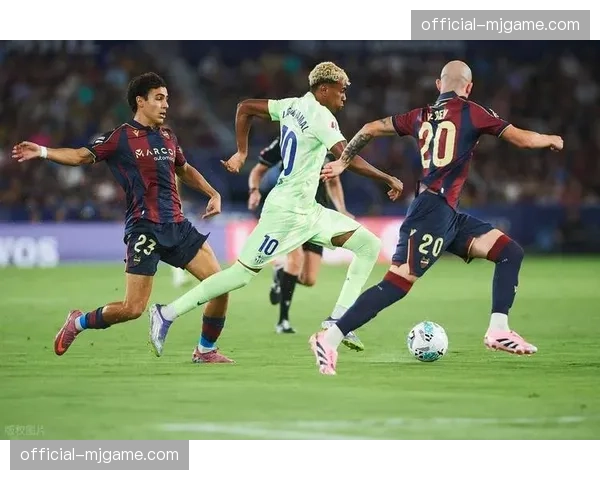 巴萨3-0完胜莱万特止跌反弹，亚马尔拉菲尼亚伤愈回归助阵